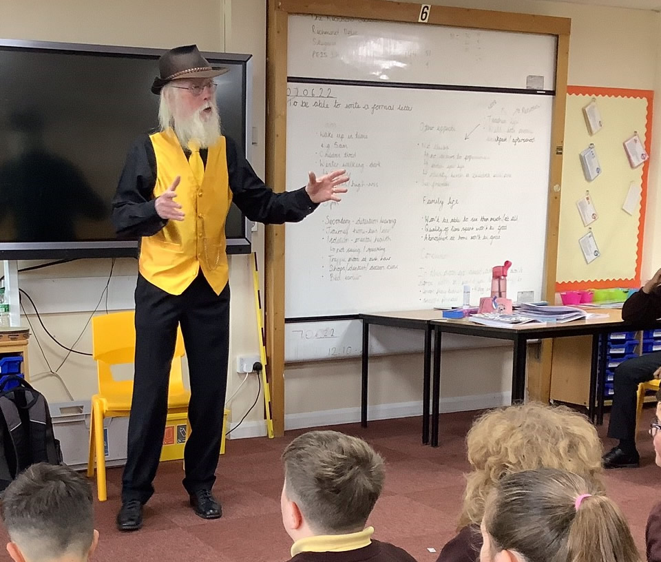 Keith Butters storytelling in Beacon Primary Academy in Skegness